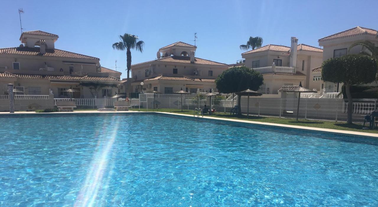 Greensuites La Zenia Torrevieja Плайя-Фламенка Екстер'єр фото